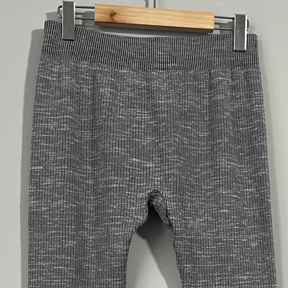 Vertex light weight legging in grey size Large - Picture 2 of 3
